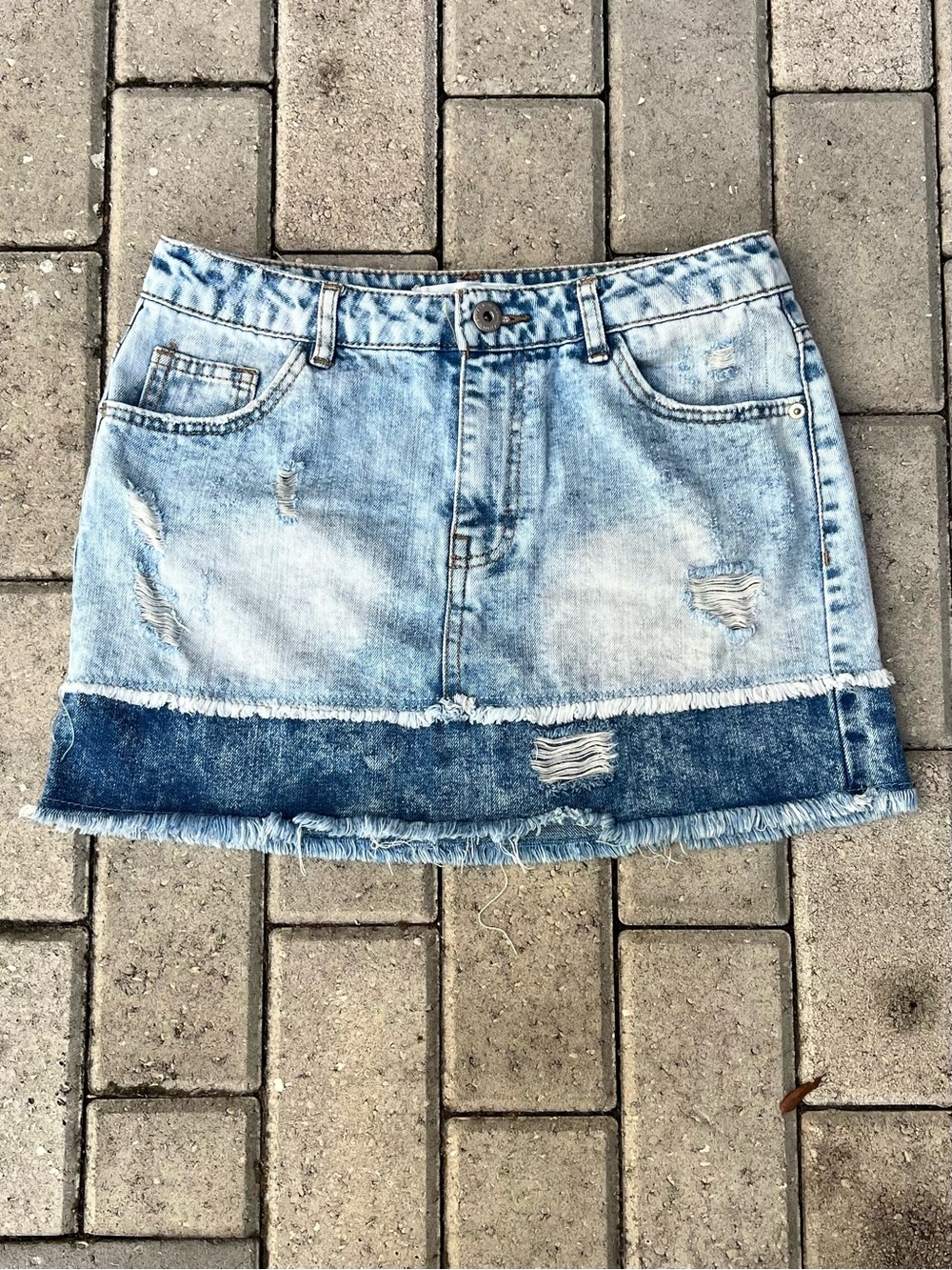 Y2K light blue mid rise denim mini skirt | Size 5/6